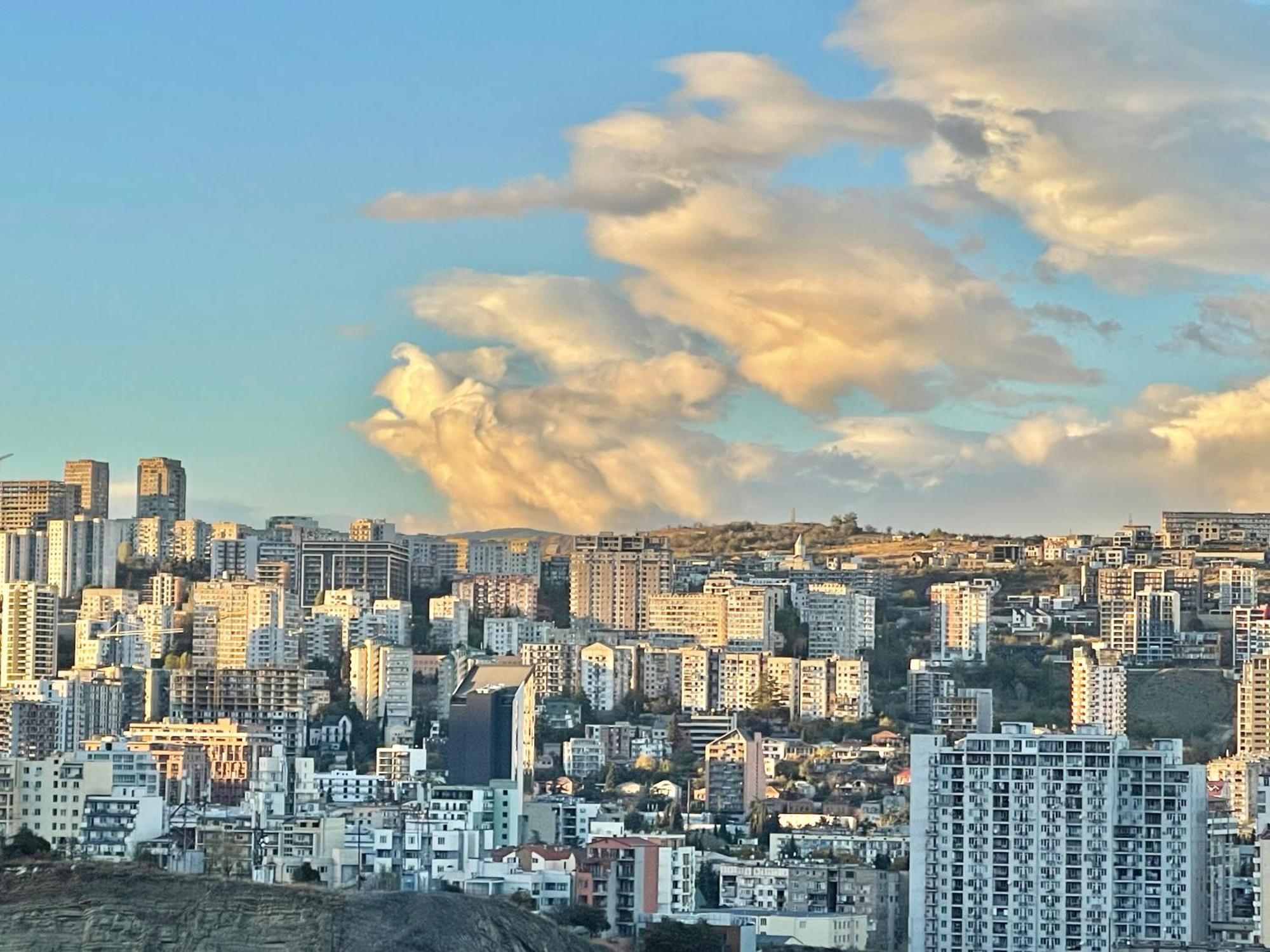 Full Comfort Apartment At Chavchavadze Tbilisi Bagian luar foto