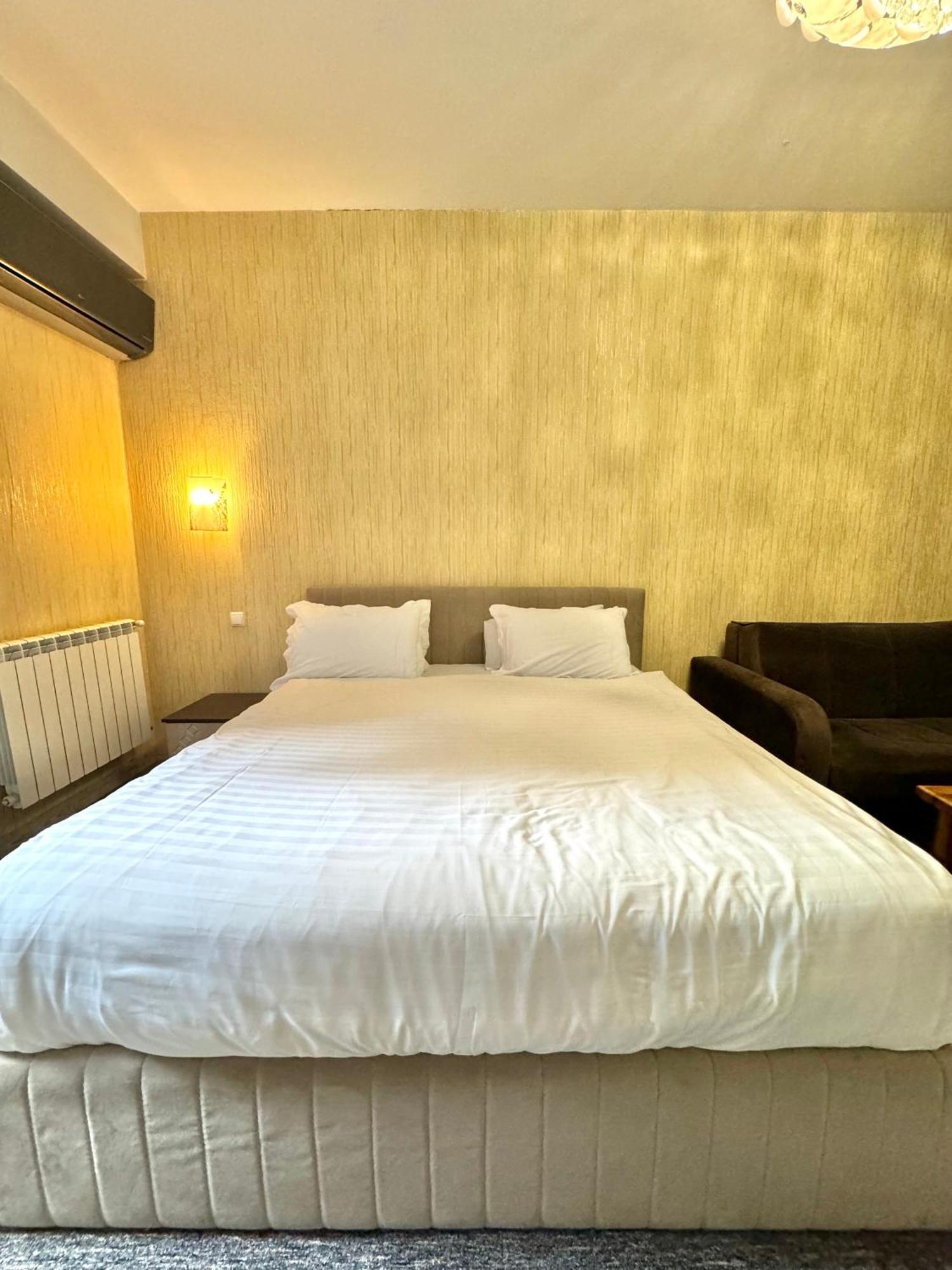 Full Comfort Apartment At Chavchavadze Tbilisi Bagian luar foto